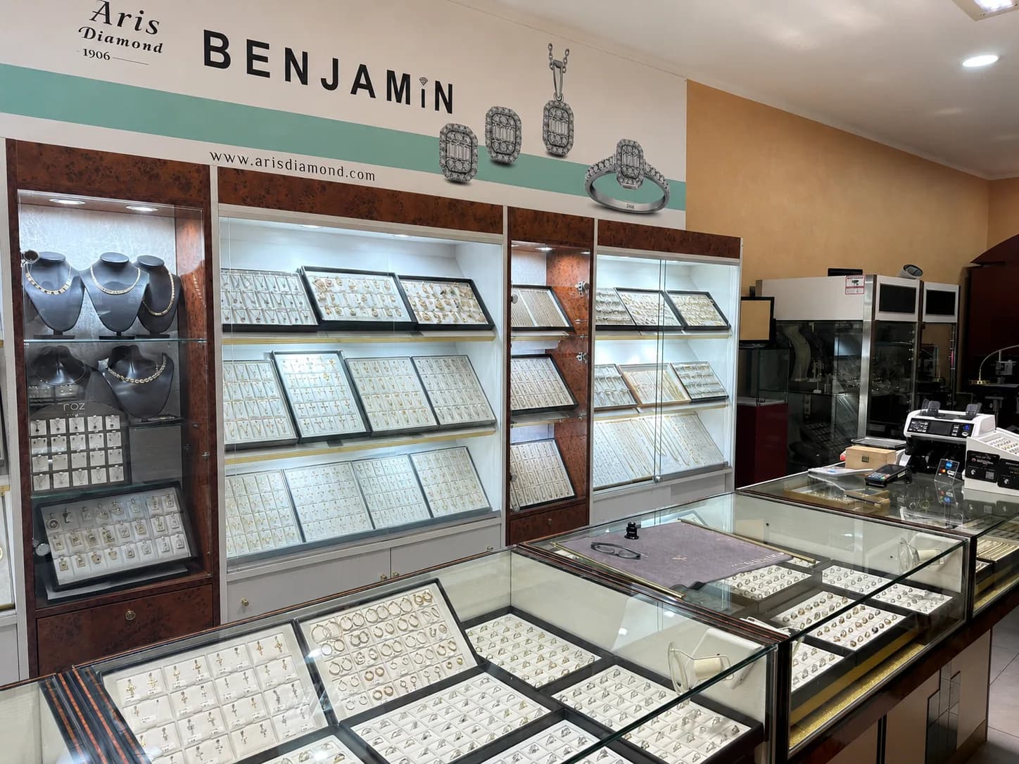 Verkaufsraum von Juwelier Benjamin in Wiesbaden
